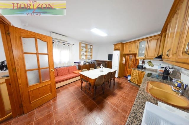 Piso de 5 habitaciones en Taberno en alquiler - 800 € (Ref: 9850428)