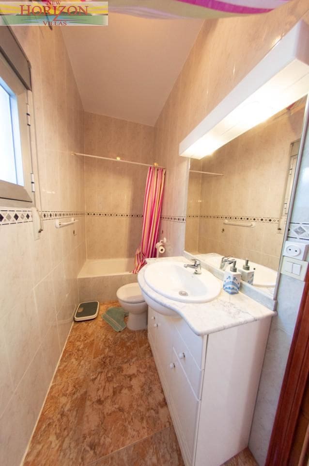 Villa/Maison de 3 chambres à louer à Taberno avec garage - 800 € (Ref: 9891009)