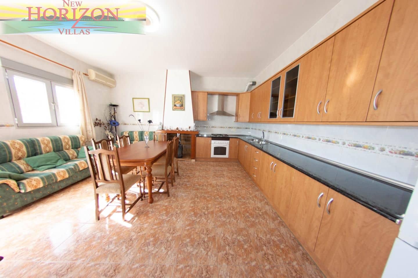 Villa/Maison de 3 chambres à louer à Taberno avec garage - 800 € (Ref: 9891009)