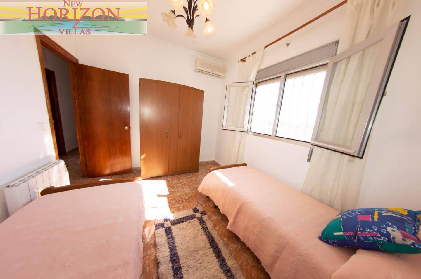 Villa/Maison de 3 chambres à louer à Taberno avec garage - 800 € (Ref: 9891009)