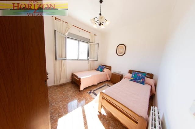 3 soveværelse Villa til leje i Taberno med garage - € 800 (Ref: 9891009)