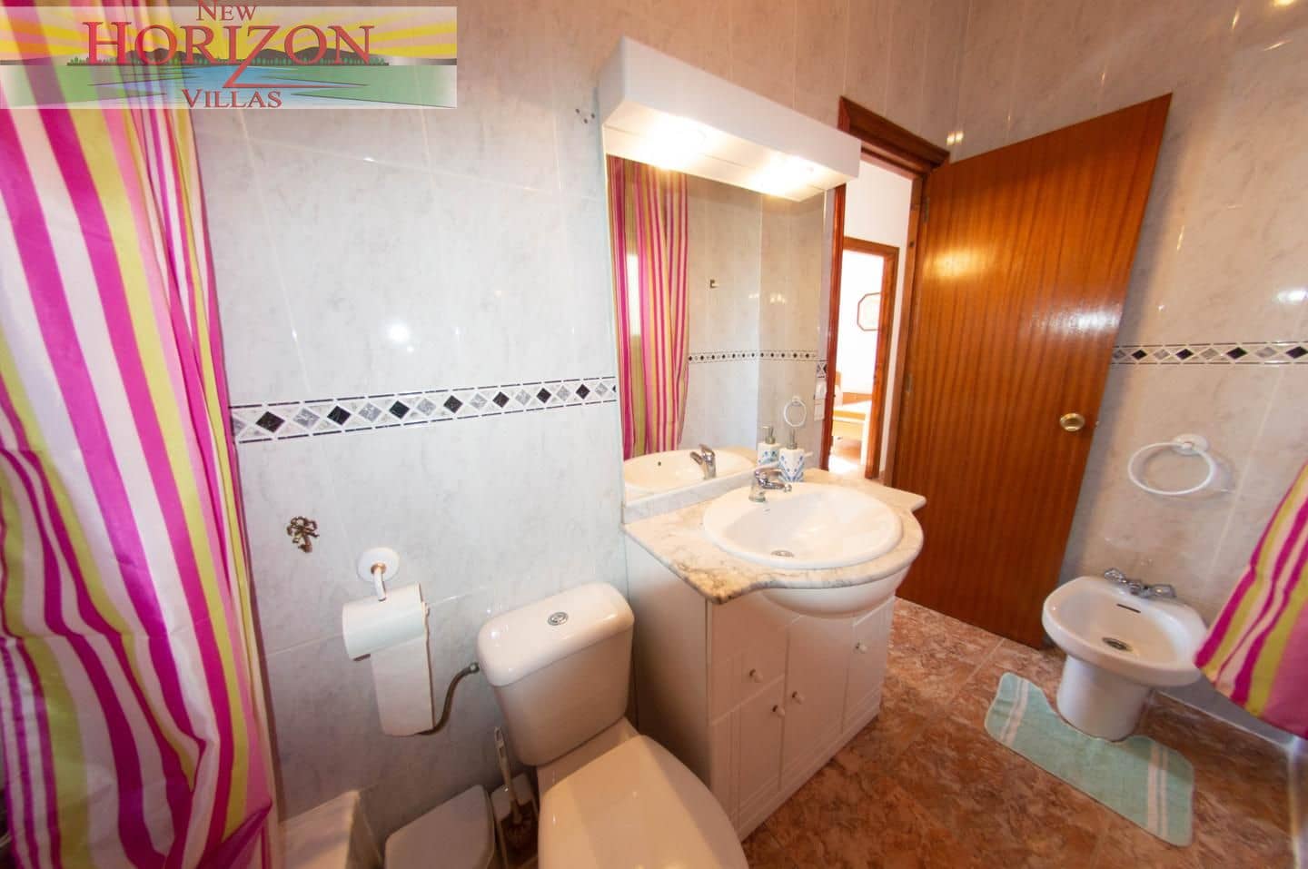 Villa/Maison de 3 chambres à louer à Taberno avec garage - 800 € (Ref: 9891009)
