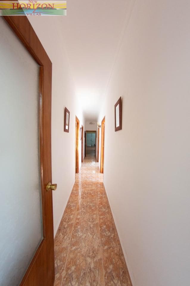 4 slaapkamer Villa te huur in Taberno met garage - € 850 (Ref: 9891009)