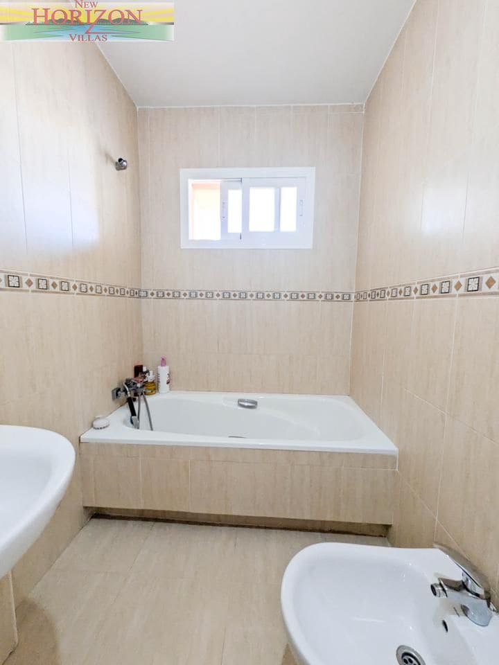 2 bedroom Flat for sale in La Alfoquia with pool - € 110,000 (Ref: 9922904)