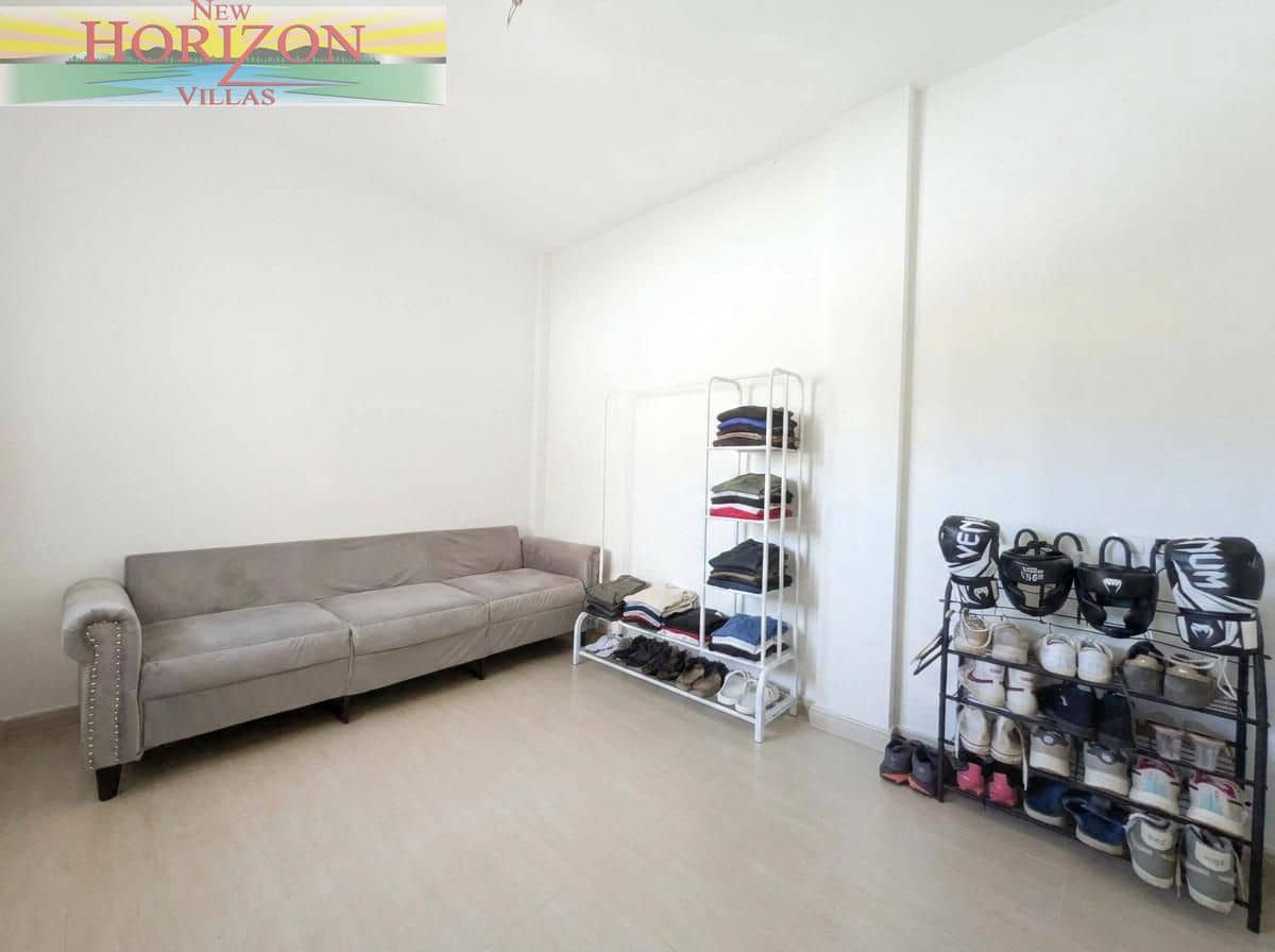 2 bedroom Flat for sale in La Alfoquia with pool - € 110,000 (Ref: 9922904)