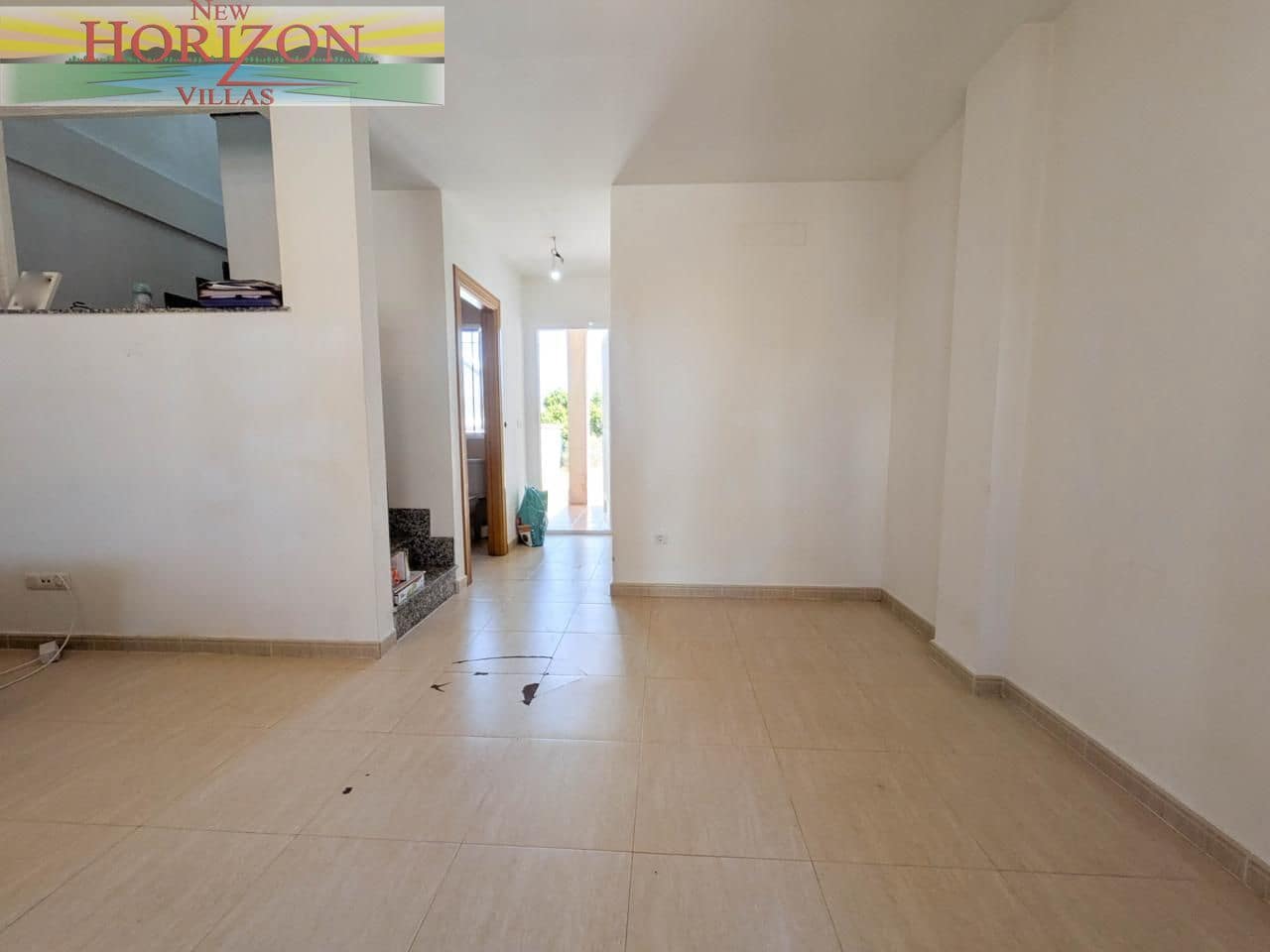 2 bedroom Flat for sale in La Alfoquia with pool - € 110,000 (Ref: 9922904)