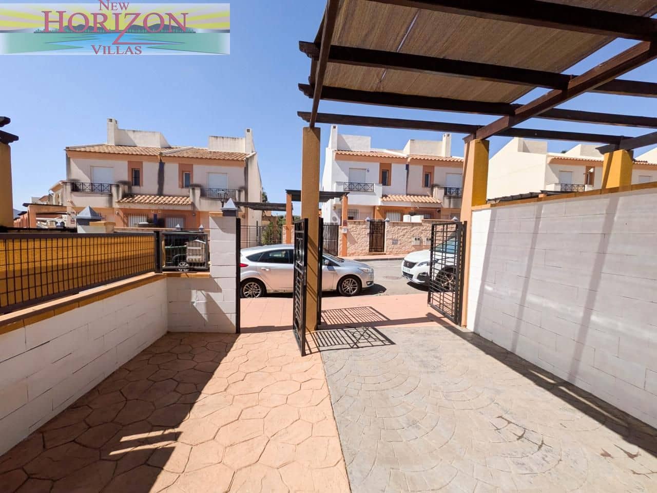 2 bedroom Flat for sale in La Alfoquia with pool - € 110,000 (Ref: 9922904)