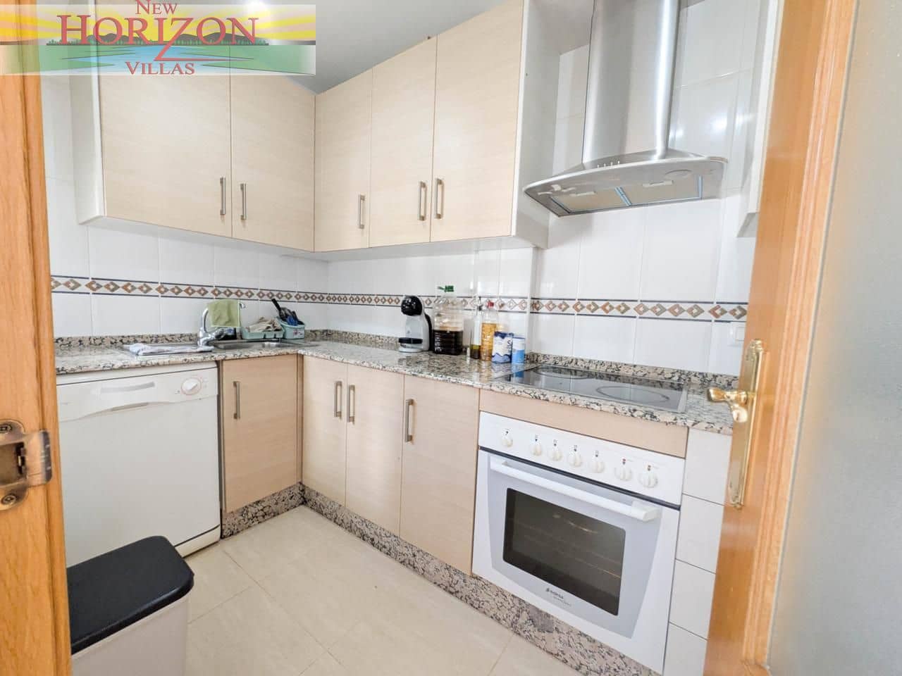 2 bedroom Flat for sale in La Alfoquia with pool - € 110,000 (Ref: 9922904)