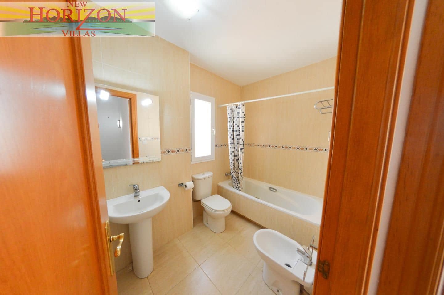 3 bedroom Flat for sale in La Alfoquia - € 139,999 (Ref: 9928252)
