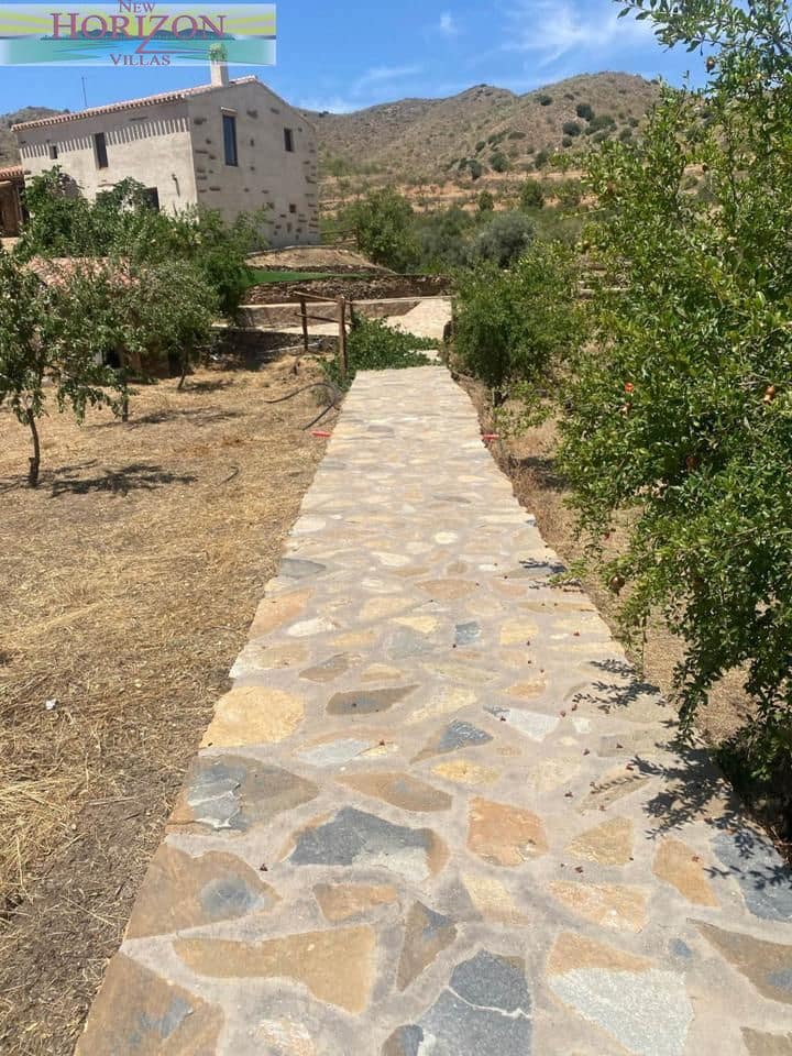 Villa/Maison de 4 chambres à louer à Lubrin avec piscine garage - 800 € (Ref: 9997664)