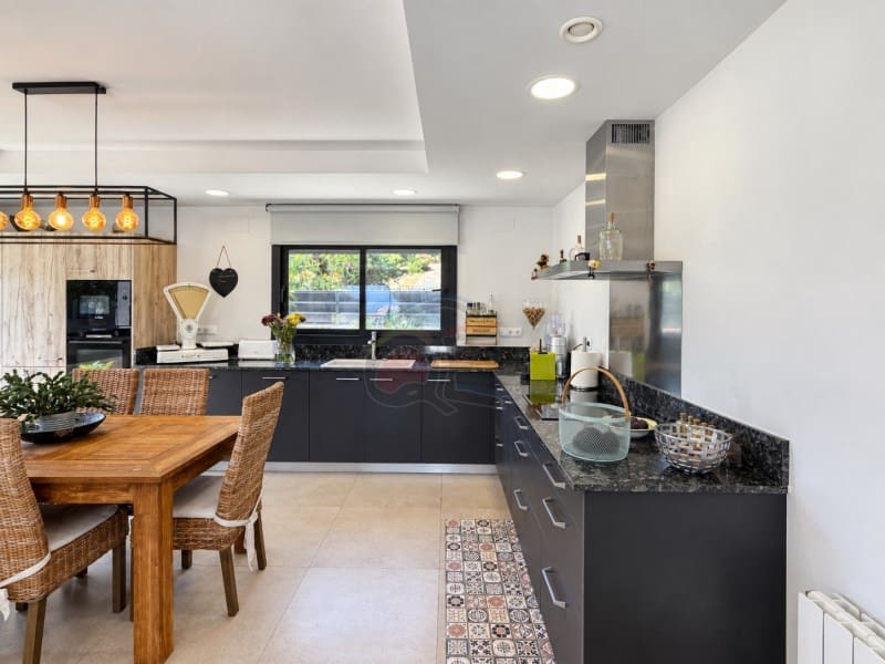 4 bedroom Villa for sale in Platja d'Aro with garage - € 778,000 (Ref: 10058742)