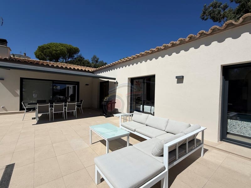 4 bedroom Villa for sale in Platja d'Aro with garage - € 778,000 (Ref: 10058742)