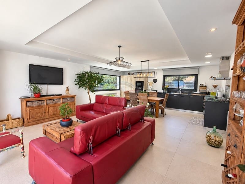 4 bedroom Villa for sale in Platja d'Aro with garage - € 778,000 (Ref: 10058742)