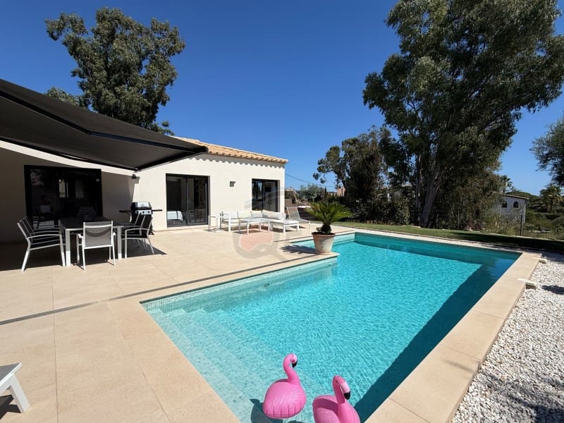 4 bedroom Villa for sale in Platja d'Aro with garage - € 778,000 (Ref: 10058742)