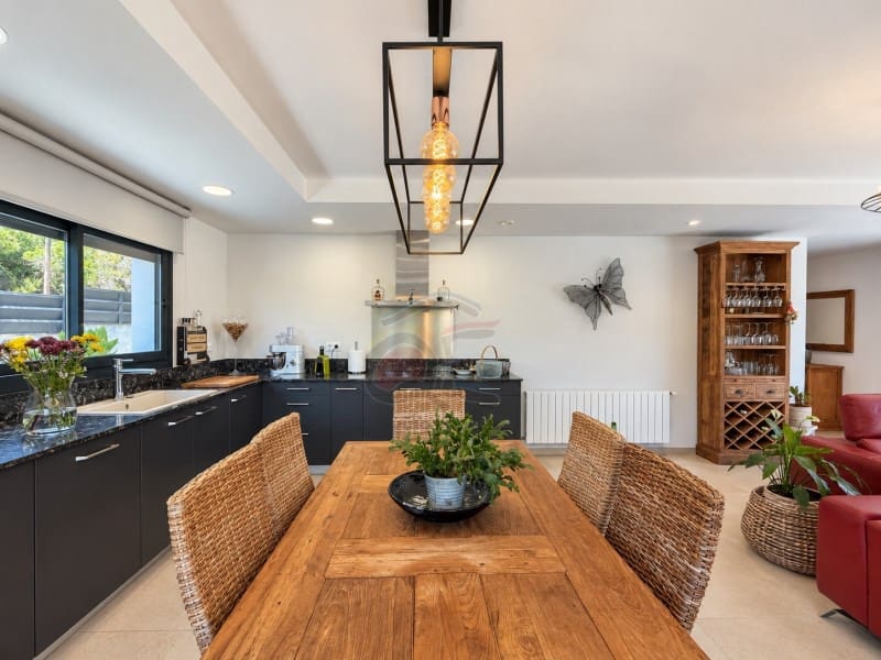 4 bedroom Villa for sale in Platja d'Aro with garage - € 778,000 (Ref: 10058742)