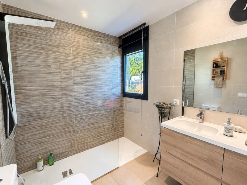 4 bedroom Villa for sale in Platja d'Aro with garage - € 778,000 (Ref: 10058742)