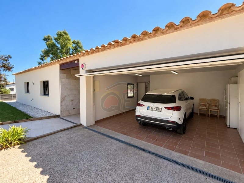 4 bedroom Villa for sale in Platja d'Aro with garage - € 778,000 (Ref: 10058742)