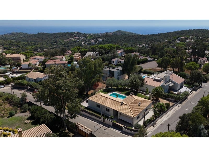 4 bedroom Villa for sale in Platja d'Aro with garage - € 778,000 (Ref: 10058742)