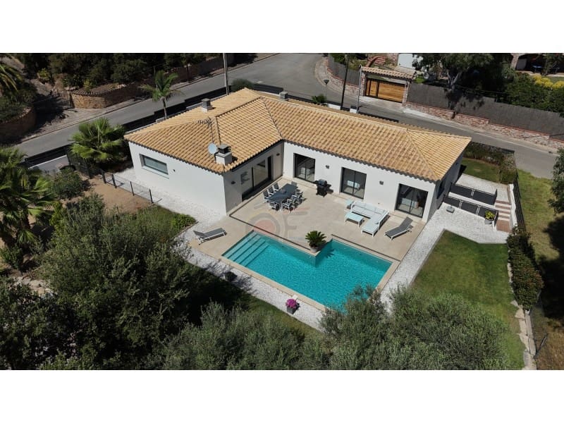 4 bedroom Villa for sale in Platja d'Aro with garage - € 778,000 (Ref: 10058742)