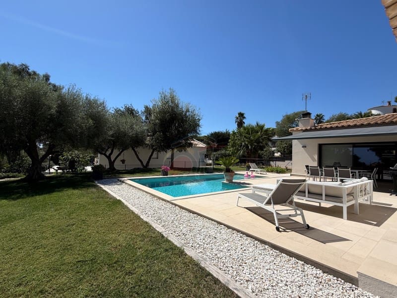 4 bedroom Villa for sale in Platja d'Aro with garage - € 778,000 (Ref: 10058742)