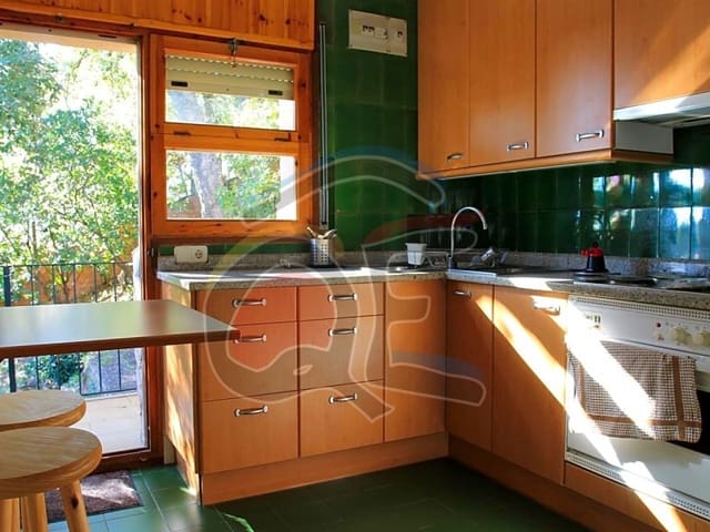 4 bedroom Villa for sale in Santa Cristina d'Aro with garage - € 460,000 (Ref: 6515207)