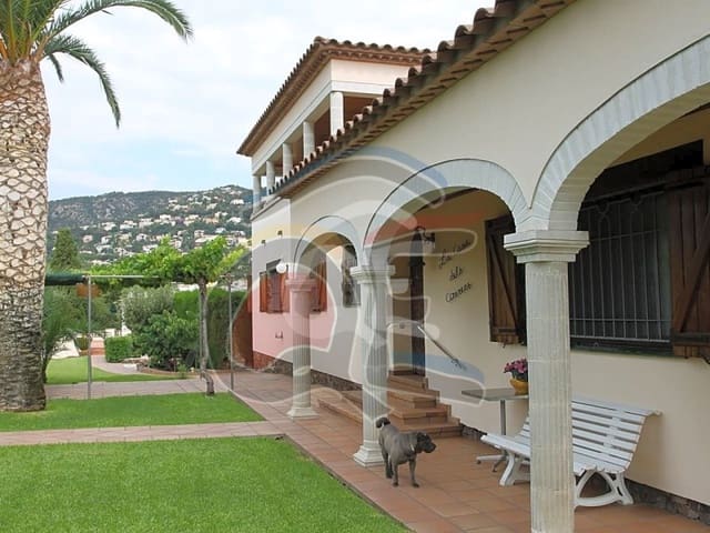 5 bedroom Villa for sale in Calonge i Sant Antoni with pool garage - € 1,050,000 (Ref: 6515230)