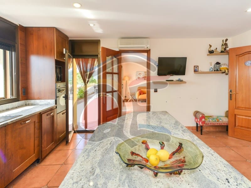 5 soverom Villa til salgs i Calonge i Sant Antoni med svømmebasseng garasje - € 799 000 (Ref: 8049425)