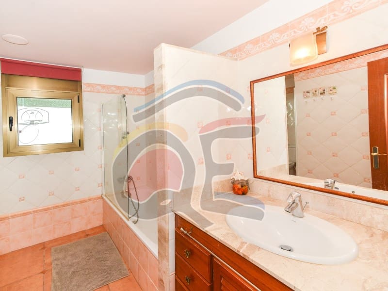 5 soverom Villa til salgs i Calonge i Sant Antoni med svømmebasseng garasje - € 799 000 (Ref: 8049425)