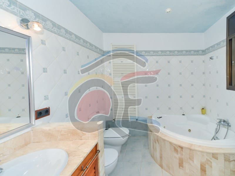 5 soverom Villa til salgs i Calonge i Sant Antoni med svømmebasseng garasje - € 799 000 (Ref: 8049425)