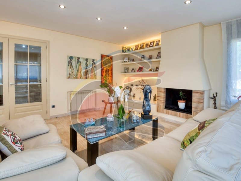 5 soveværelse Villa til salg i La Bisbal d'Emporda med garage - € 550.000 (Ref: 8049426)