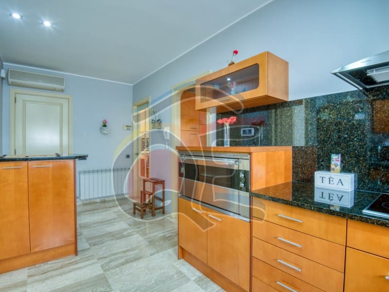 5 soveværelse Villa til salg i La Bisbal d'Emporda med garage - € 550.000 (Ref: 8049426)