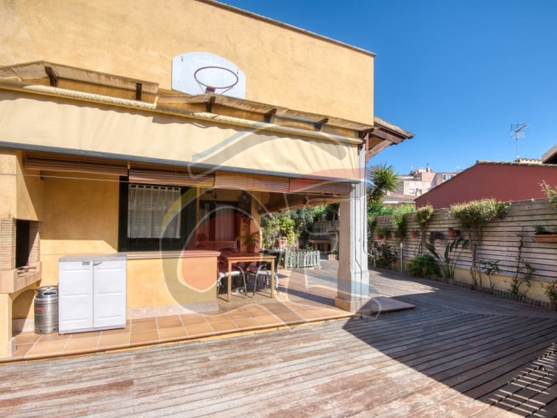 5 soveværelse Villa til salg i La Bisbal d'Emporda med garage - € 550.000 (Ref: 8049426)