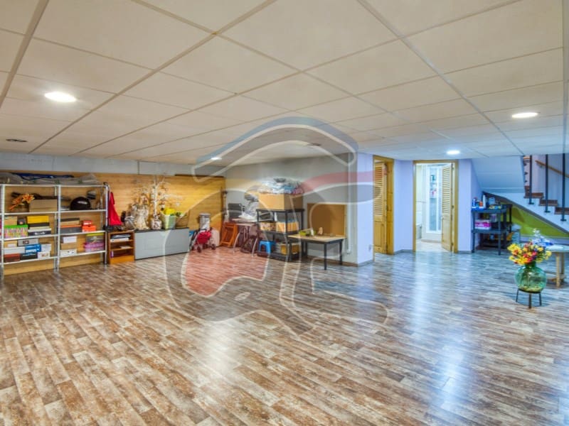 5 soveværelse Villa til salg i La Bisbal d'Emporda med garage - € 550.000 (Ref: 8049426)