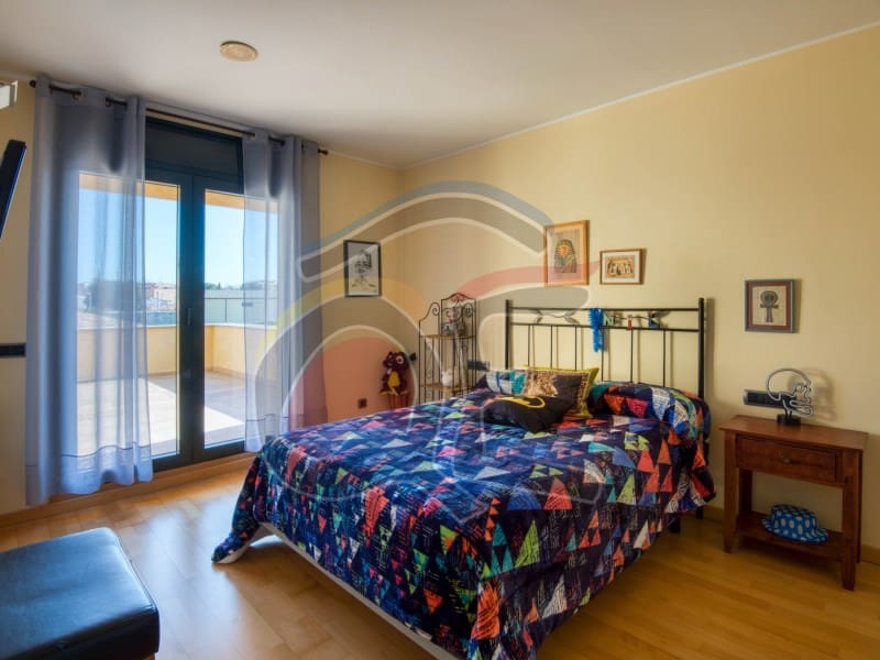 5 soveværelse Villa til salg i La Bisbal d'Emporda med garage - € 550.000 (Ref: 8049426)