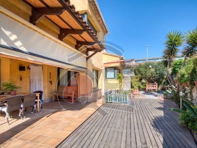 5 bedroom Villa for sale in La Bisbal d'Empordà with garage - € 550,000 (Ref: 8049426)