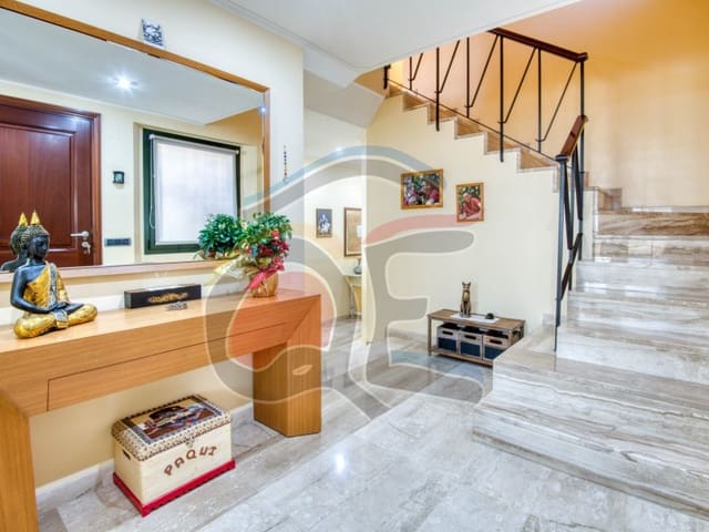 5 bedroom Villa for sale in La Bisbal d'Empordà with garage - € 550,000 (Ref: 8049426)