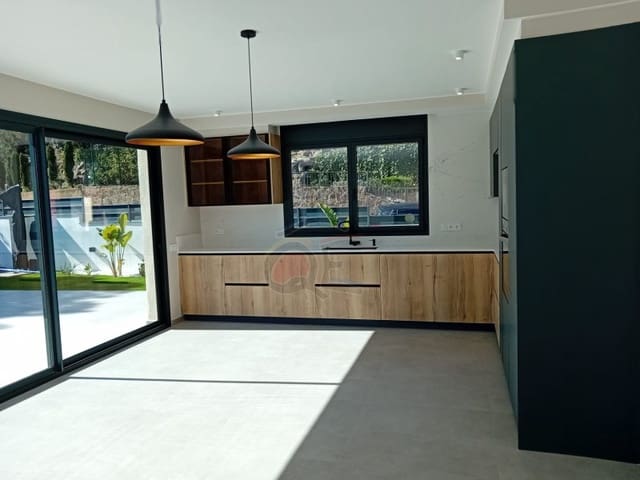 5 bedroom Villa for sale in Calonge i Sant Antoni with pool garage - € 895,000 (Ref: 8162292)