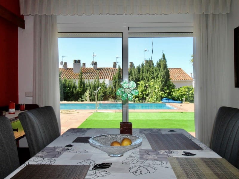 6 slaapkamer Villa te koop in Palamos met zwembad garage - € 899.000 (Ref: 8239055)