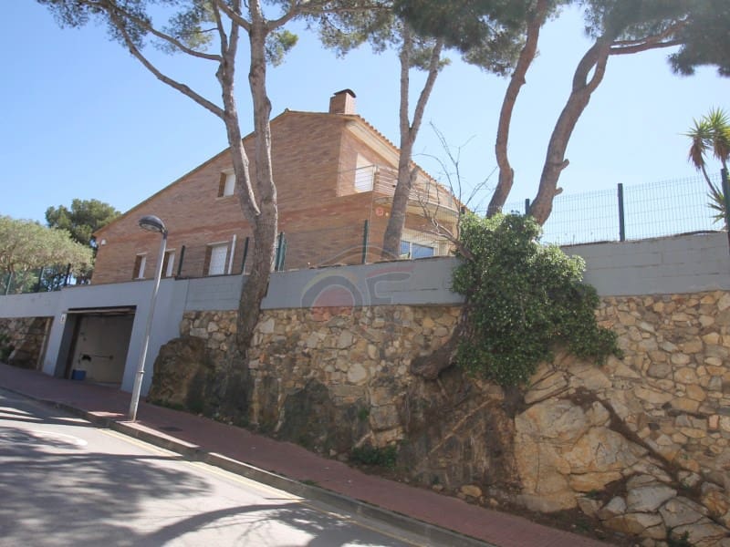 6 slaapkamer Villa te koop in Palamos met zwembad garage - € 899.000 (Ref: 8239055)