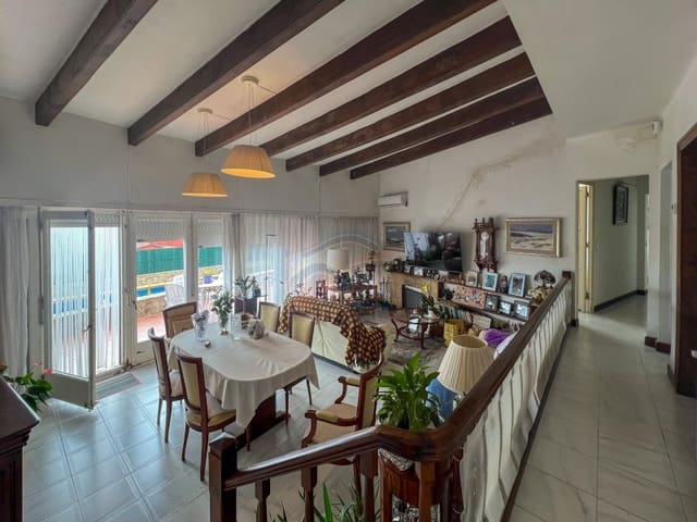 4 bedroom Villa for sale in Calonge i Sant Antoni with garage - € 575,000 (Ref: 8244166)