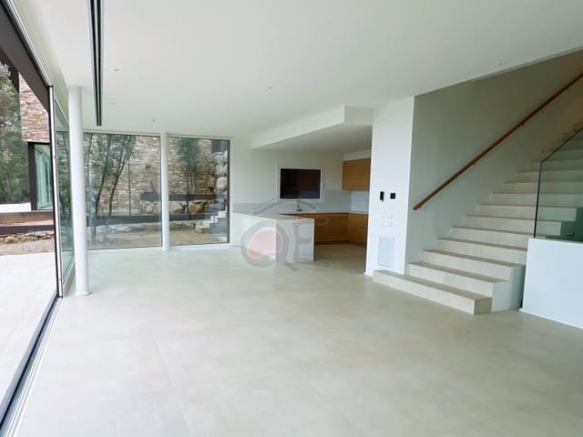 4 bedroom Villa for sale in Begur with garage - € 2,675,000 (Ref: 8318108)