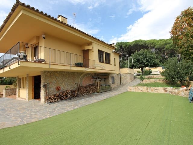 5 bedroom Villa for sale in Platja d'Aro, Castell-Platja d'Aro with pool garage - € 1,150,000 (Ref: 8572541)