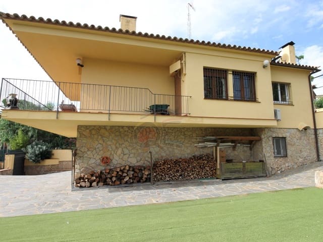 5 bedroom Villa for sale in Platja d'Aro, Castell-Platja d'Aro with pool garage - € 1,150,000 (Ref: 8572541)