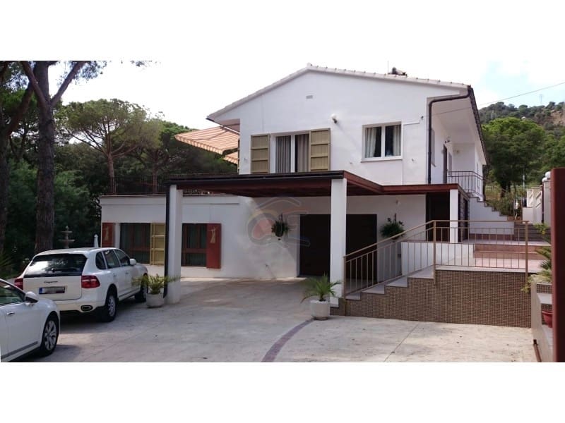 8 soveværelse Villa til salg i Platja d'Aro med garage - € 1.500.000 (Ref: 8591240)