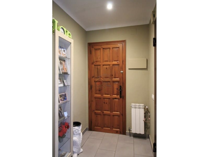 4 bedroom Villa for sale in Mont-ras with garage - € 325,000 (Ref: 8591241)