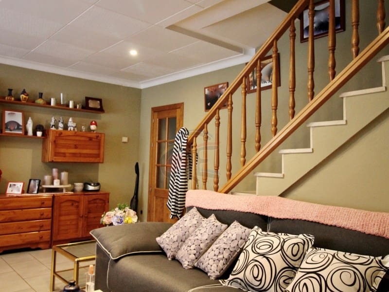 4 bedroom Villa for sale in Mont-ras with garage - € 325,000 (Ref: 8591241)