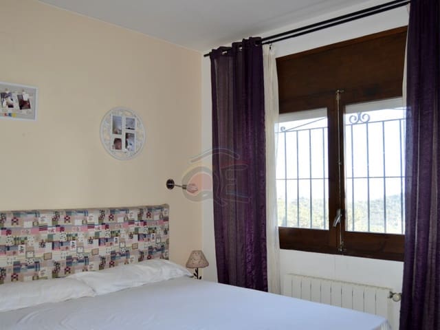 3 bedroom Villa for sale in Santa Cristina d'Aro - € 320,000 (Ref: 8597634)