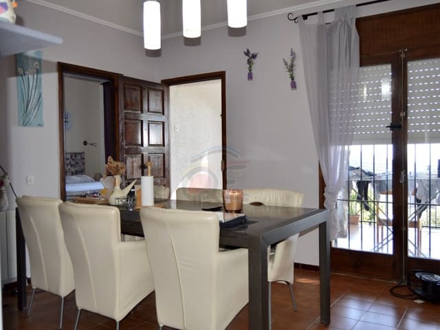3 bedroom Villa for sale in Santa Cristina d'Aro - € 320,000 (Ref: 8597634)