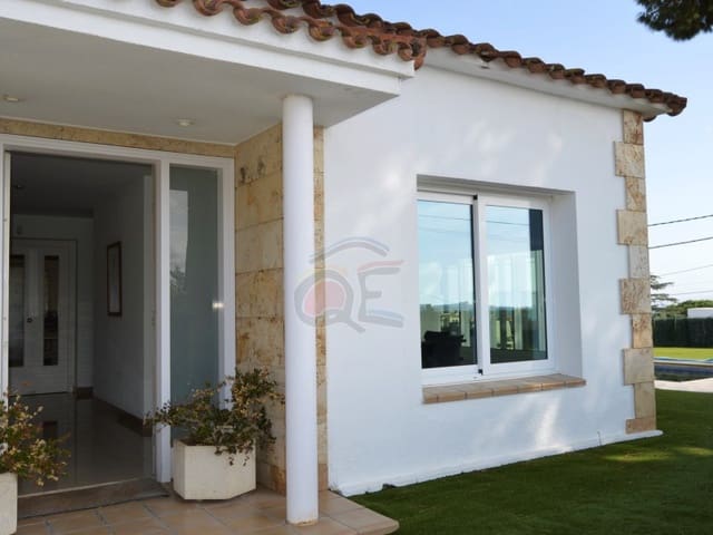 4 slaapkamer Villa te koop in Platja d'Aro, Castell-Platja d'Aro met zwembad garage - € 1.400.000 (Ref: 8622925)