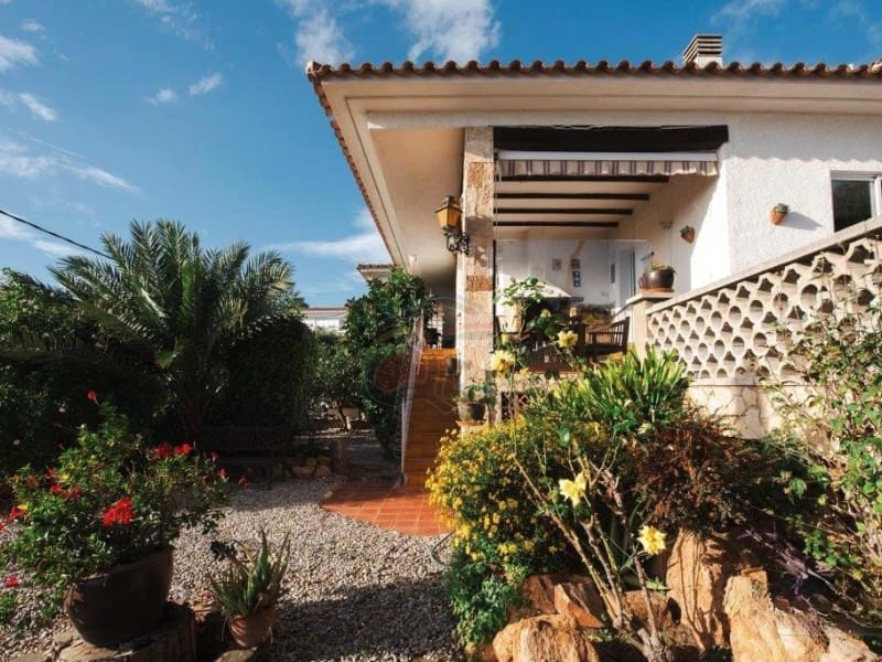 4 soveværelse Villa til salg i Sant Feliu de Guixols med garage - € 680.000 (Ref: 8758105)